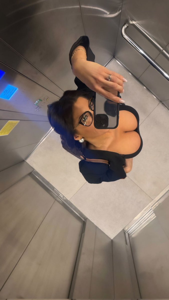s c e n e tweet media