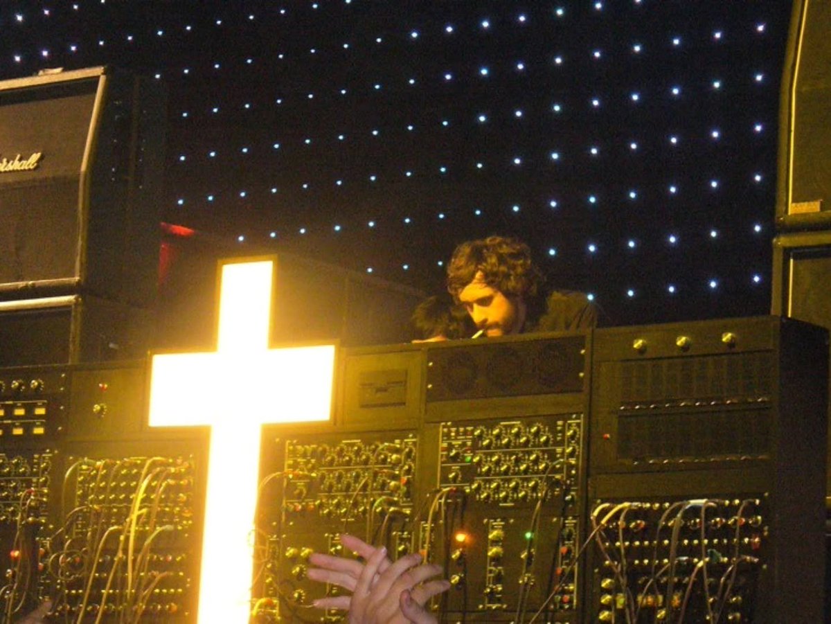 kernlpop's tweet photo. Cross-era Justice was peak https://t.co/gpMfZQNa9N