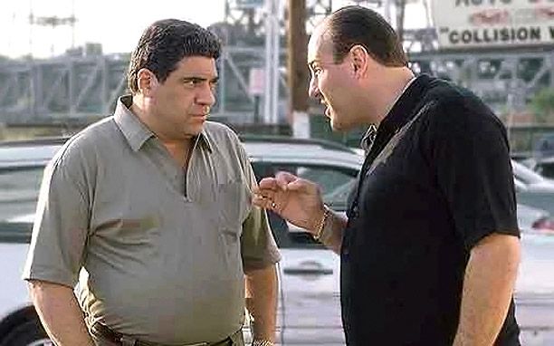 CerfiaFR's tweet photo. 🇺🇸⚫️ FLASH | L’acteur américain Vincent Pastore, connu pour son rôle dans la série « Les Sopranos », est mort à l’âge de 80 ans. https://t.co/7lLGzGU0E9