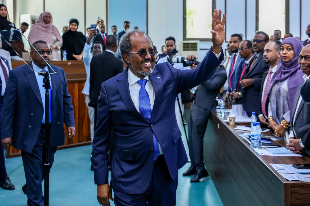 Fiqi_OmarM's tweet photo. Today, H.E. President Hassan Sheikh Mohamud addressed the Federal Parliament, highlighting key government priorities, including strengthening national security, advancing democratization, and furthering Somalia’s state-building efforts. https://t.co/o39m4Bhisn