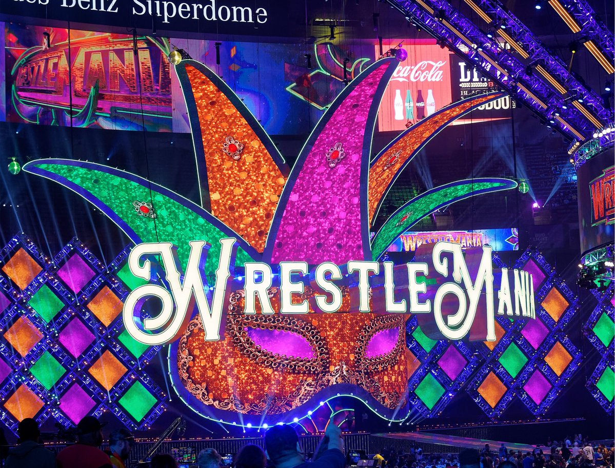 xdx_ruby76627's tweet photo. The Stage reminds me of WM 34. https://t.co/gIxsHDJ5eI