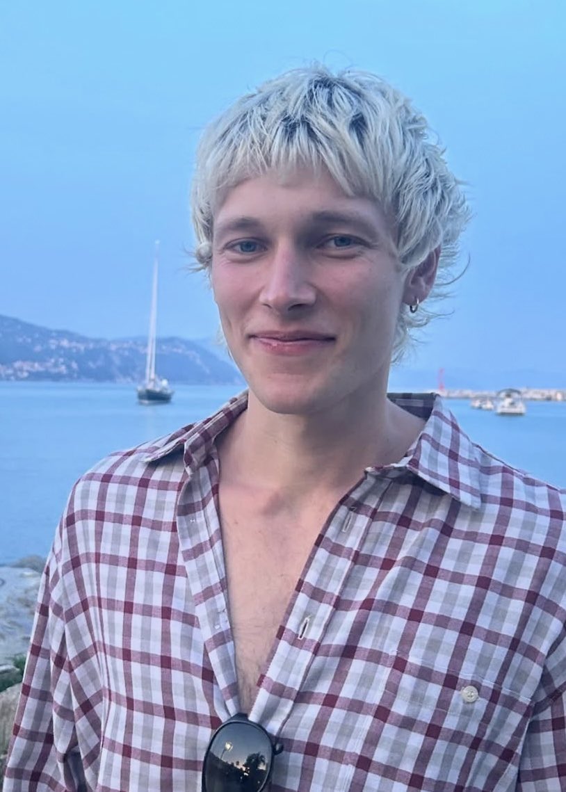 maraudersummer's tweet photo. ˚˖𓍢ִ໋  Oᥒ ⋆˚࿔
 xenophilius lovegood (@starssblyn)

𝘐dade : 21
𝘗ronomes : ele/dele
𝘊abana : corvinal
𝘚exualidade : gay

𝘚hape : maxime laval https://t.co/v69Rg7yM28