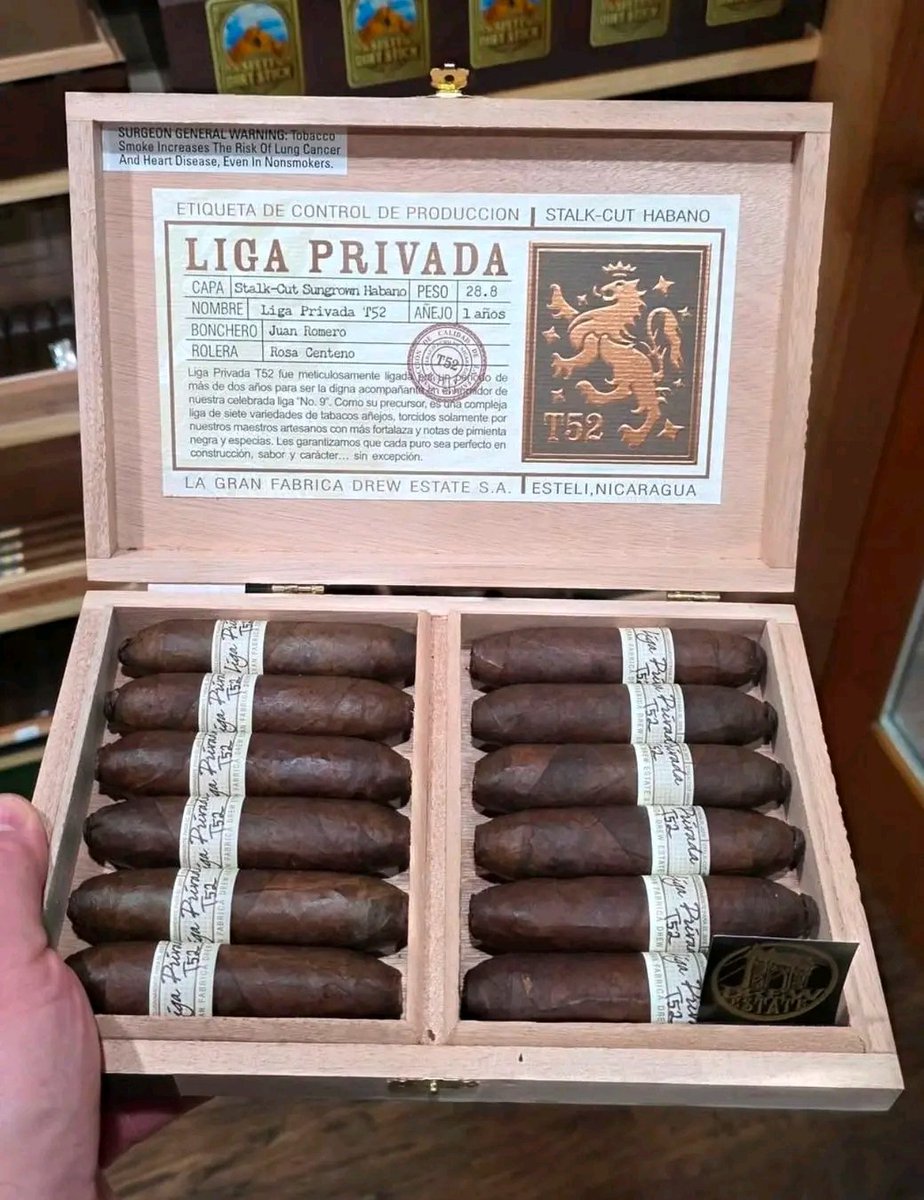 Phildel661's tweet photo. Largest Selection of Liga Privada from Drew Estate Cigars: 
We got Liga 9, T52 and H99 as well as Flying Pigs!

No Limits!!! https://t.co/4qHPRtXeNq