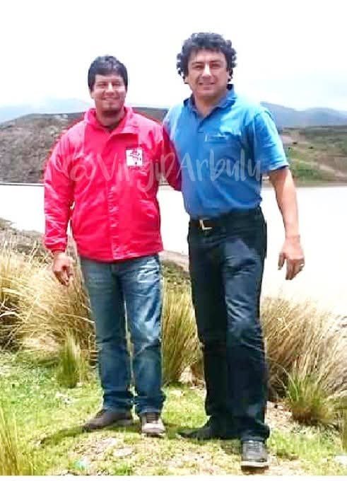 AceSalaverry's tweet photo. Diputado de Juntos por el Perú Julián Pérez pide q debieron conocerlo en otra forma Pero en el su y el valle cocalero le conocieron por sus vínculos con Bermejo, una pena q aún así lo eligieran siendo un maltratador de mujeres y ya había atropellado a una mamá e  hija y se había fugado.