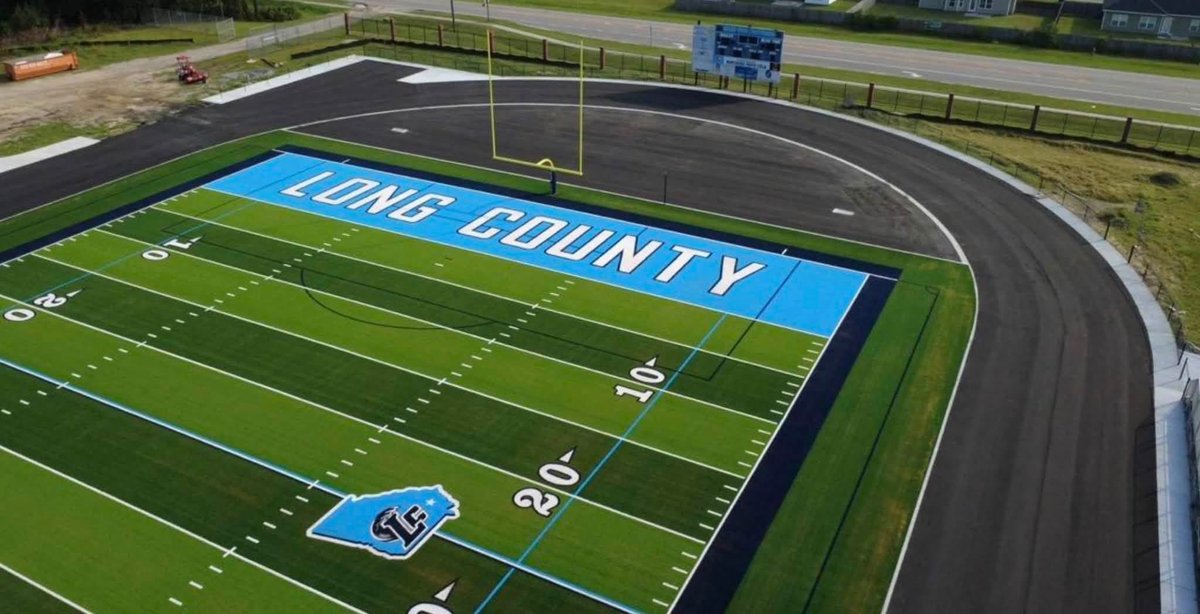 Coach_Pfiester's tweet photo. We got some great drone shots of the completed playing surface at Veterans Stadium in #LongCounT we are so happy for our kids who now have a facility they can be proud of! #Team29 is proud to be the first to represent our community on this amazing field! #ERWE https://t.co/7oFwuONNvR