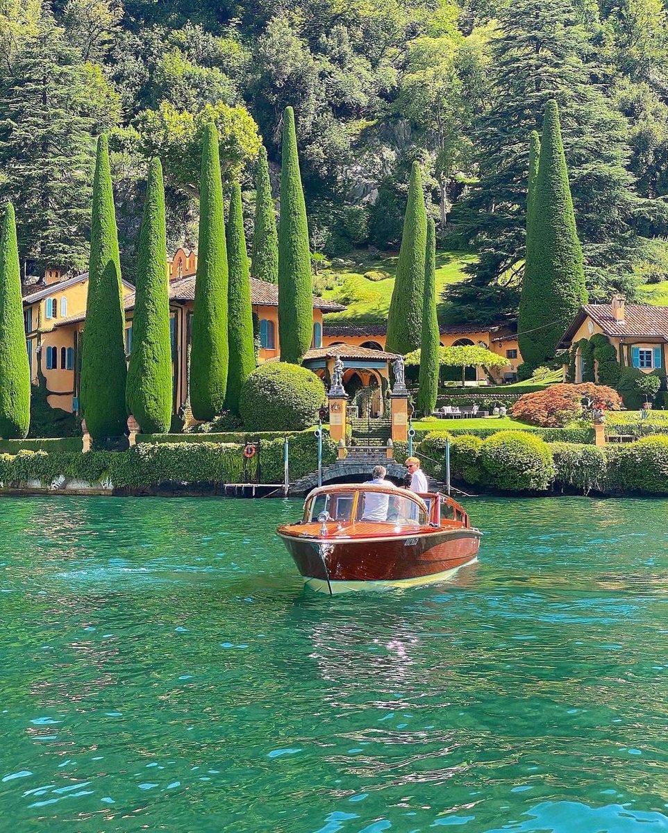 purelivn's tweet photo. Lake Como, Italy https://t.co/DkcvFZ5CDP