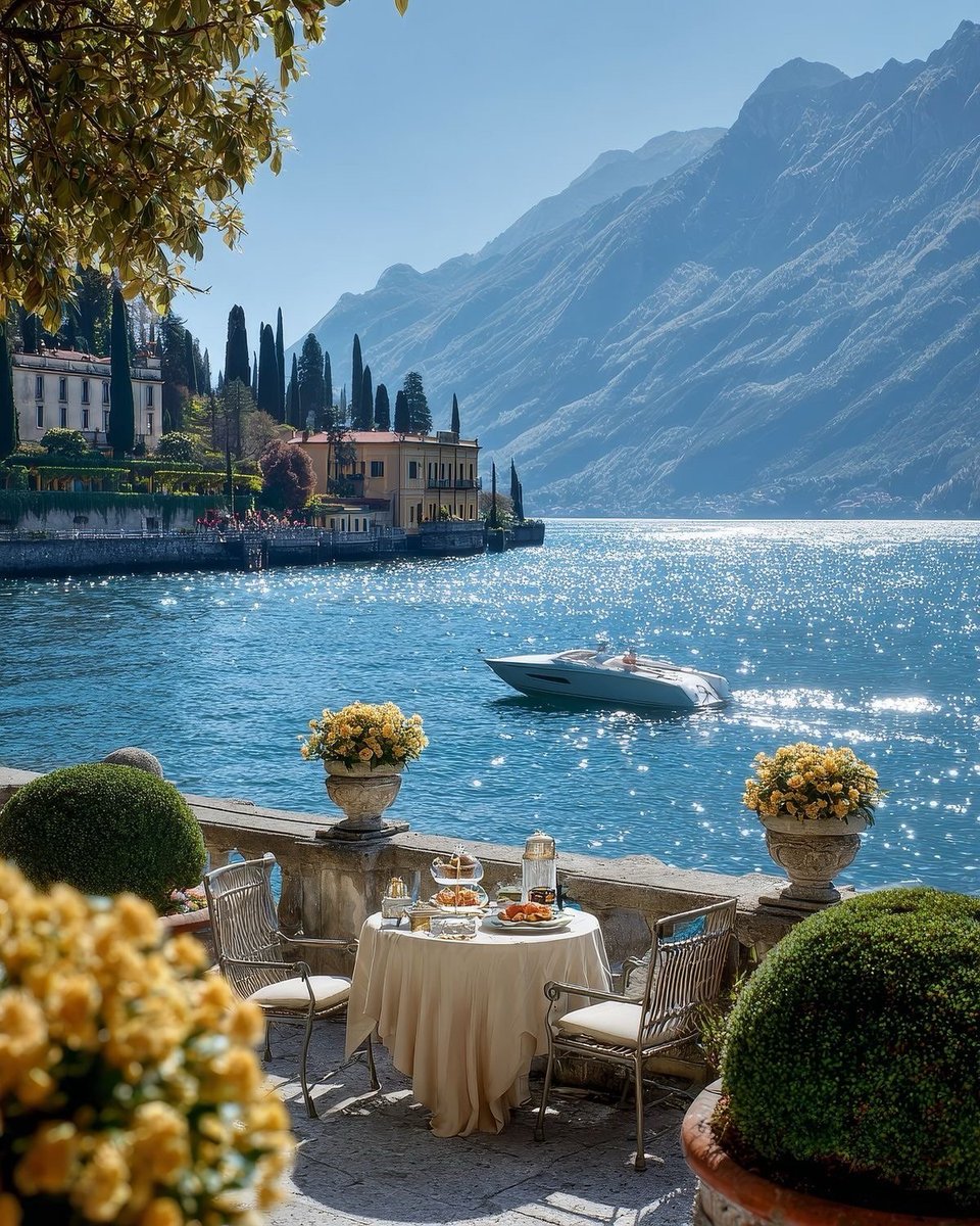 purelivn's tweet photo. Lake Como, Italy https://t.co/DkcvFZ5CDP