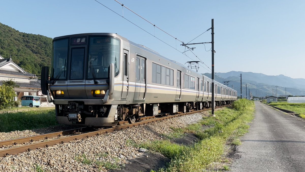 189_Hamakaze's tweet photo. 2026年8月1日・2日に播但線で撮影しました。
103系4両、5674M、姫路行き、新野→鶴居
第二サルカク踏切を20時48分頃通過。少し遅れてた。
223系6両、5610M、姫路行き、新野→鶴居
第四御所ヶ坪踏切を6時49分頃通過。
223系4両代走、5612M、姫路行き、新野→鶴居
第二サルカク踏切付近を7時5分頃通過。 https://t.co/oNm062xHZt