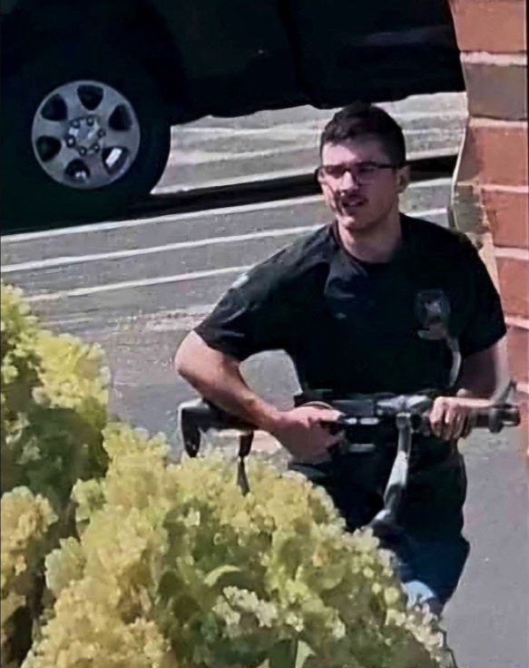 Notizia18894's tweet photo. @ScopeReport_ Here is a closeup of the Shooter https://t.co/l4aqo6Ex6h
