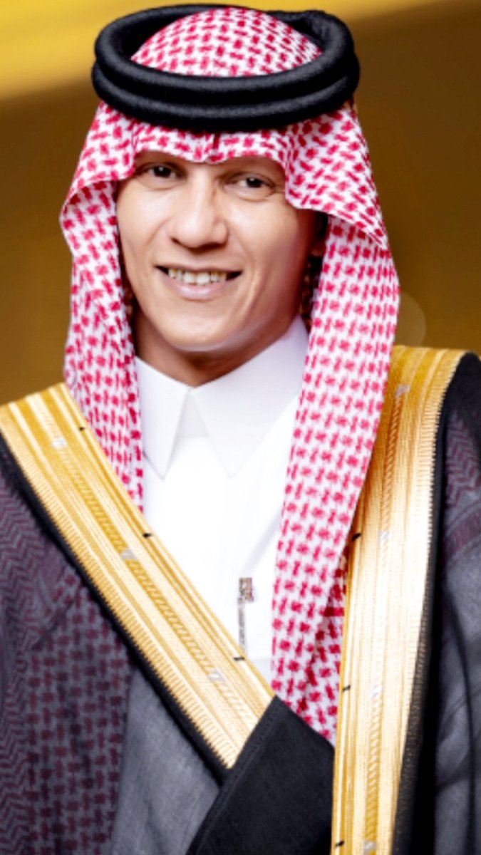 absher3305's tweet photo. انا ادري ان لك على صدر المراجل مكان 
وان قاله الله تعدي فوق سطح القمر 

لبست بشت الفعول الطيبه من زمان 
يا راعي البشت الاسود والشماغ الحمر

عناد الشيب https://t.co/WvN0k8CAXk