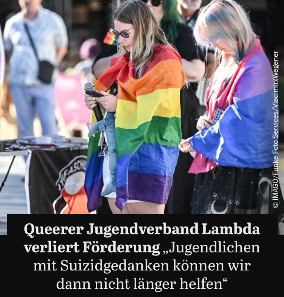 ronalyze's tweet photo. Jugendliche mit Suizidgedanken benötigen professionelle psychotherapeutische Unterstützung. Keinen Queerverband mit Peerberatern, der DIY HRT, Windelfetisch und Ageplay normalisiert. Und ich bin es wirklich leid, wie hier eine angebliche Suizidprävention vorgeschoben wird, um weiter steuerlich subventioniert zu werden.
