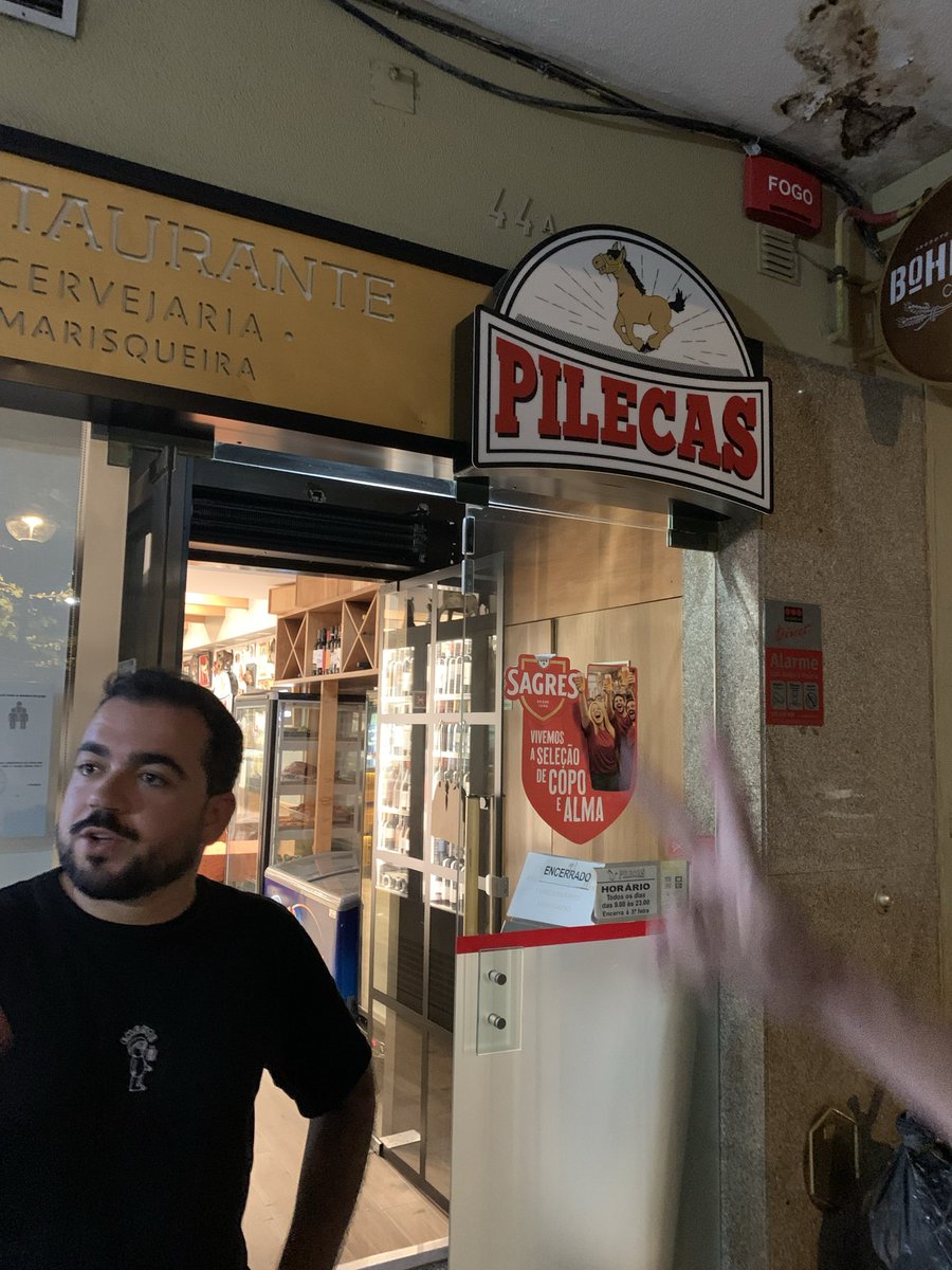 guicatarin0's tweet photo. 📍 O Pilecas, Cacém

Cadelinhas à Bulhão Pato, posta mirandesa e fraldinhas. Comida portuguesa, sem complicações e daquelas casas que merecem ser conhecidas. https://t.co/rZs6cOTmbt