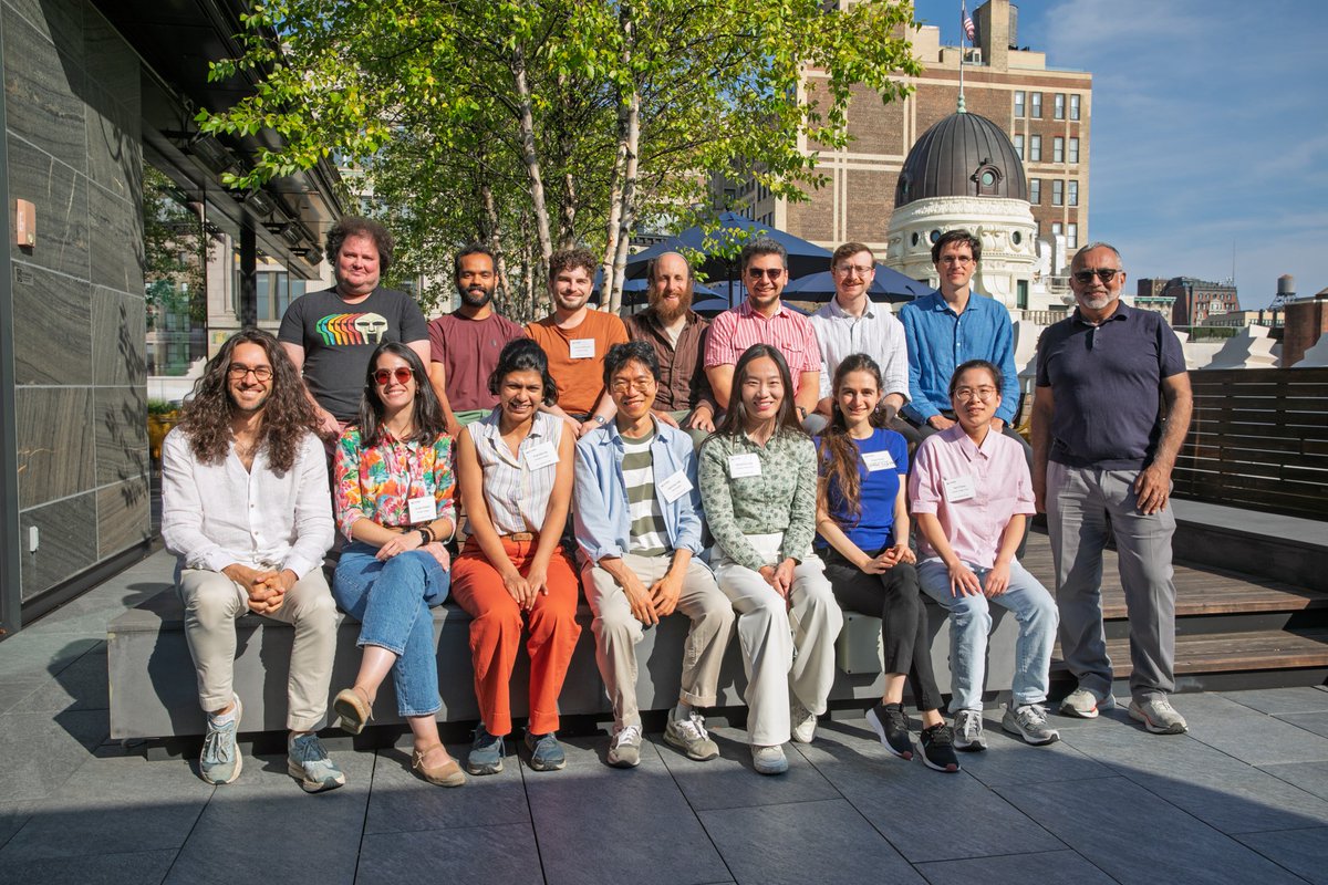 FlatironInst's tweet photo. Last week, #FlatironCCN hosted a Junior Theoretical Neuroscientists Workshop to connect talented young theorists studying different topics with each other and the Flatiron Institute's theoretical #neuroscience community. 

Credit: Emily Tan/Simons Foundation https://t.co/jEdzFIqyki