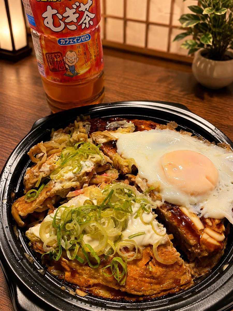 今日はお好み焼きと目玉焼き🍳 ミネラル豊富で身体の熱を逃して 熱中症