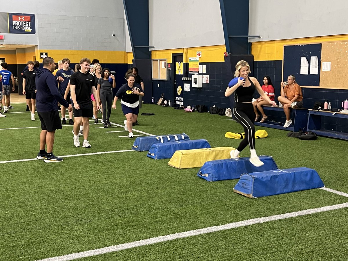 CoachLeonardTX's tweet photo. The 2026 Moms and Mother-Figures Football Clinic was a BLAST! Great turnout, lots of fun, and they got after it! Very thankful for our @McKinneyFBall moms and mother-figures!

#COE
#GRIT
#GoldStandard https://t.co/bJQT8IljSM