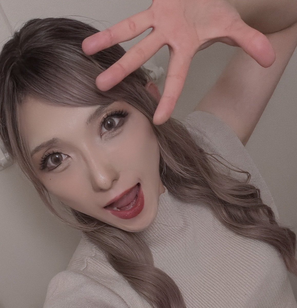 l_odmk's tweet photo. 二丁目オール楽しかった、髪の毛ヅラだって話したら結構驚いてくれて嬉しかった🌷今日のつけま角度が最高だった👁 https://t.co/GwlmJE2R8D