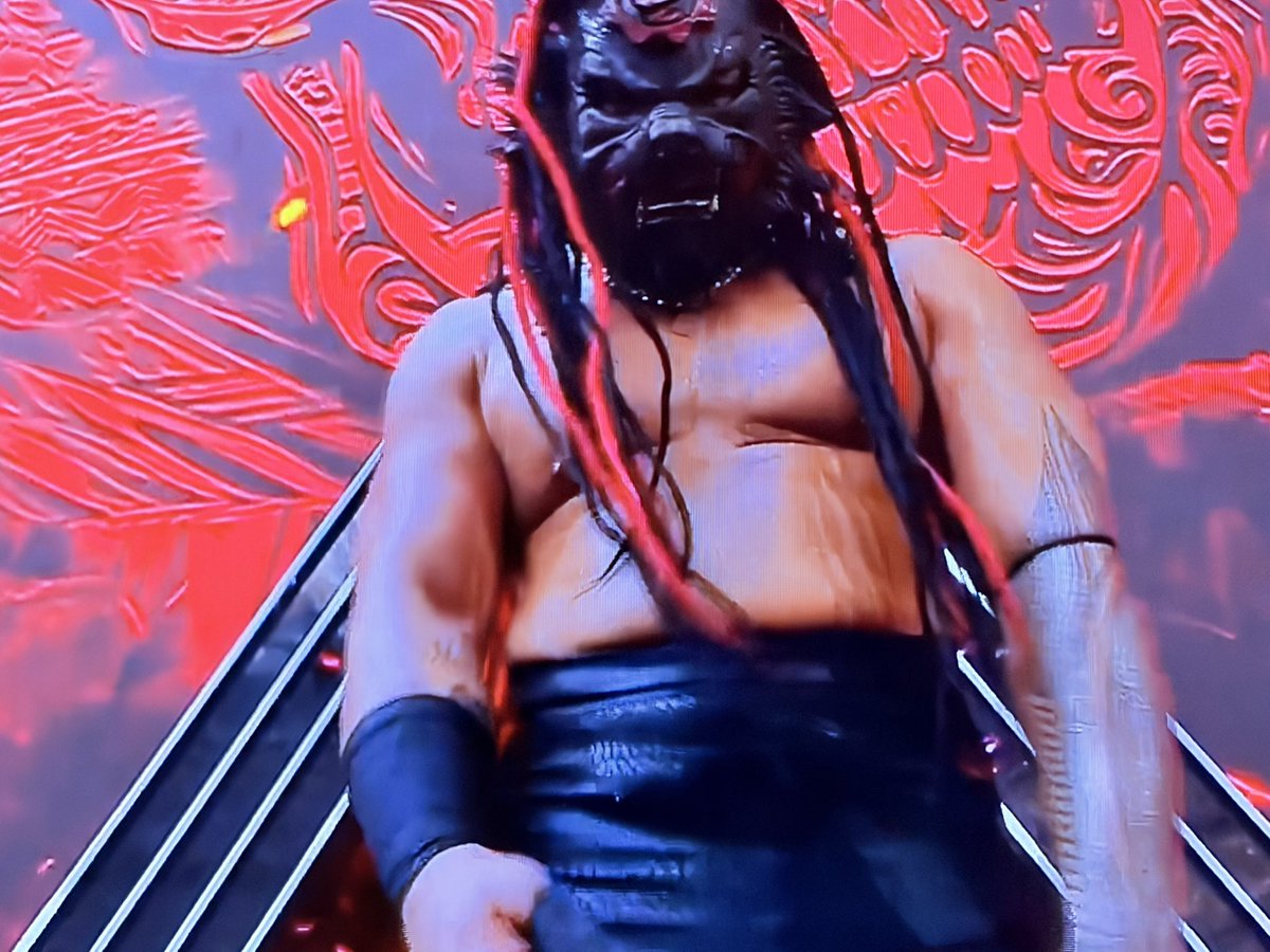 FadeAwayMedia's tweet photo. JACOB FATU’S ‘GEARS OF WAR’ THEMED WEREWOLF MASK 🔥

#SummerSlam https://t.co/Cnoz8gdAK5