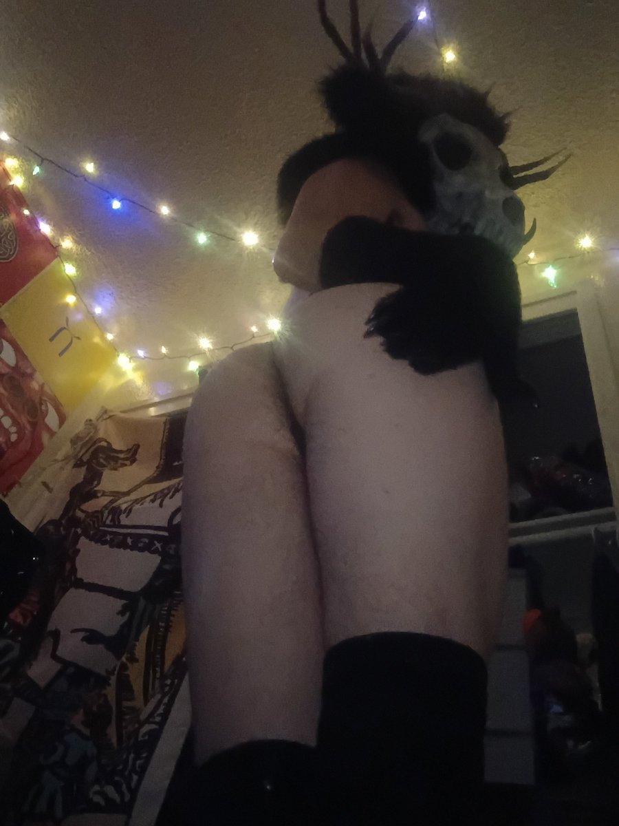 ShamanKr3ll's tweet photo. I forgot about doing a new one lmao
Trust....I haven't been slacking on feeding THAT much.
Why else would I upload so slow?
Why else would I promise more...coming tonight?
Hope you're hungrier than I was, I'll serve you more... devotees~🫦
#booty #ass #nsfw https://t.co/T3tcqSilAQ