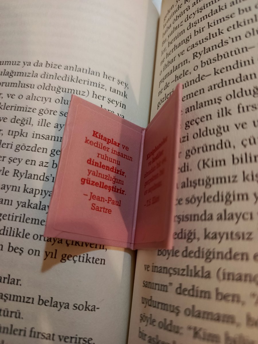 baydinadam's tweet photo. Ben sadece sevdiği yazarın gelecek kitabını okuyamayacağı ya da hayran olduğu aktrisin gelecek filmini seyredemeyeceği, ya bir daha bira içemeyeceği ya da yeni başlayan günün çapraz bulmacasını çözemeyeceği ya da televizyonda sürüp giden diziyi izleyemeyeceği; https://t.co/4W6sGBGqkc