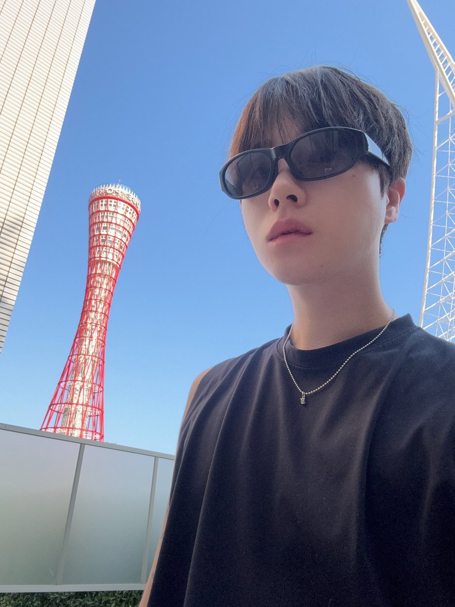 capital_J2794's tweet photo. "눈이 일찍 떠져버려서 산책할게"
(I woke up early, so I'm going for a walk.)

ʳᵉᵃˡˡʸ ˢᵒ ᵉᵃʳˡʸ ᵐⁱˢᵗᵉʳ 💤

@iKON_gnani_____ #iKON #아이콘 
#JAY #JINHWAN #김진환 #진환 #ジナン https://t.co/TGb3qFFdpO