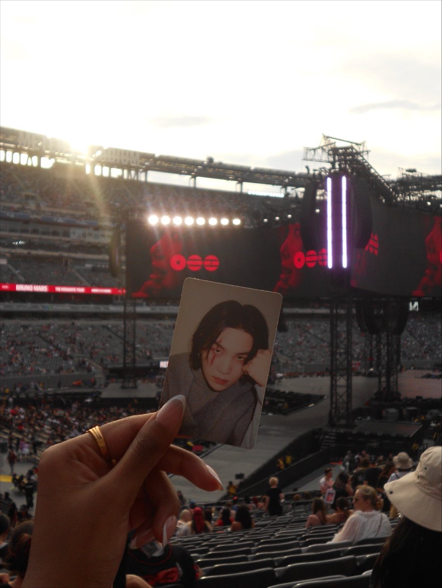 strawhatsuga's tweet photo. BTS im in you https://t.co/pDfLntRb15