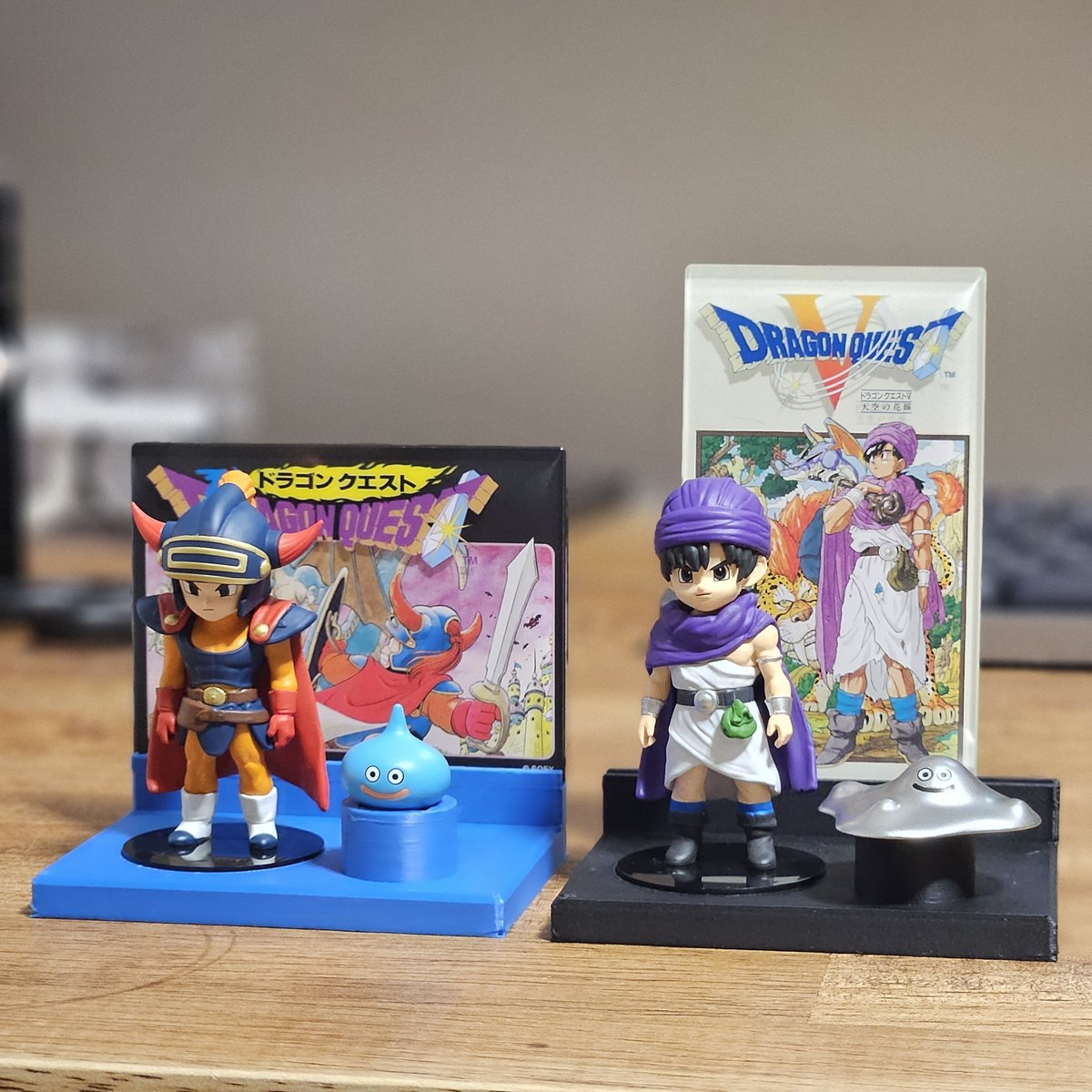 noahlab_3d's tweet photo. 【専用台座】ドラゴンクエスト 40周年 ドラクエ　ふくびき所スペシャル
D賞のアクリルパネルを背景に活用可能な専用台座を製作しました✨
早ければ本日中に出品予定です🫡

当店メルカリページ
https://t.co/KYbr0W8tL5 https://t.co/OTWgtFytKy