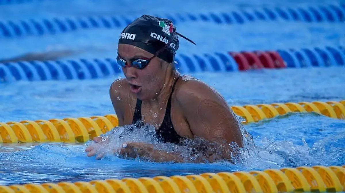 OlimpismoMex's tweet photo. ¡Llegó el oro 100! 🥇🇲🇽

Ava Chávez le da a México la presea dorada número 100 en los Juegos Centroamericanos y del Caribe 2026. 

En los 200m libres de la Natación obtuvo el primer lugar con 1:59.65. 

La delegación mexicana está a solo 45 oros de empatar su récord histórico con 7 jornadas por delante.