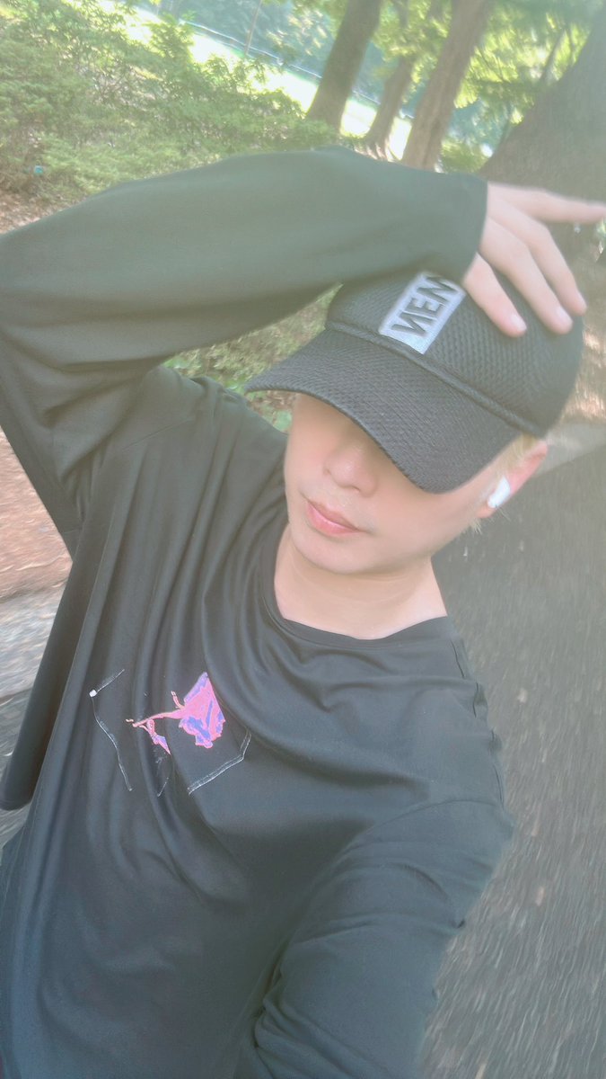DNT_JunYong's tweet photo. おはよう🏃‍♂️🏃‍♀️🏃‍♂️🏃‍♀️🏃‍♂️🏃‍♀️ https://t.co/jZG5pIOkej