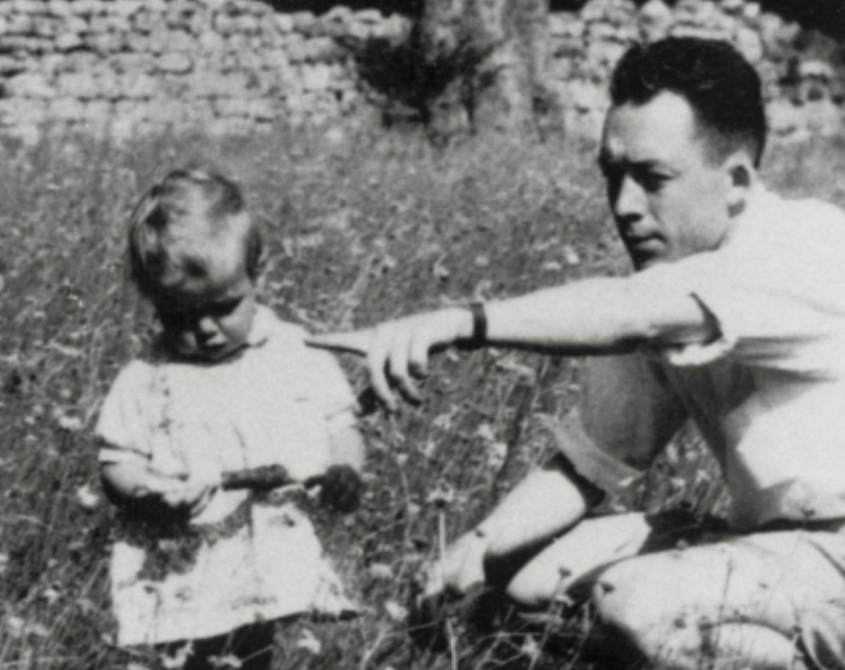 chat_ArF's tweet photo. صور نادرة للكاتب ألبير كامو https://t.co/gqTSQlt4i7