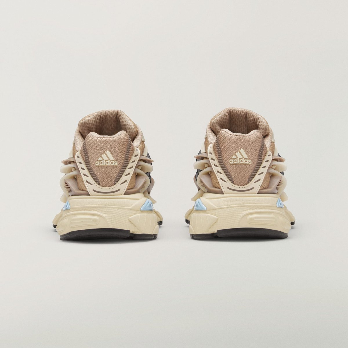 fullress's tweet photo. Pharrell Williams x adidas Originals JELLYFISH “Crystal Sand” (ファレル・ウィリアムス アディダス オリジナルス ジェリーフィッシュ) [KH6729]が、2026年 8月 発売予定！

https://t.co/0pilcPNAf8 https://t.co/GWq5PcFkNZ