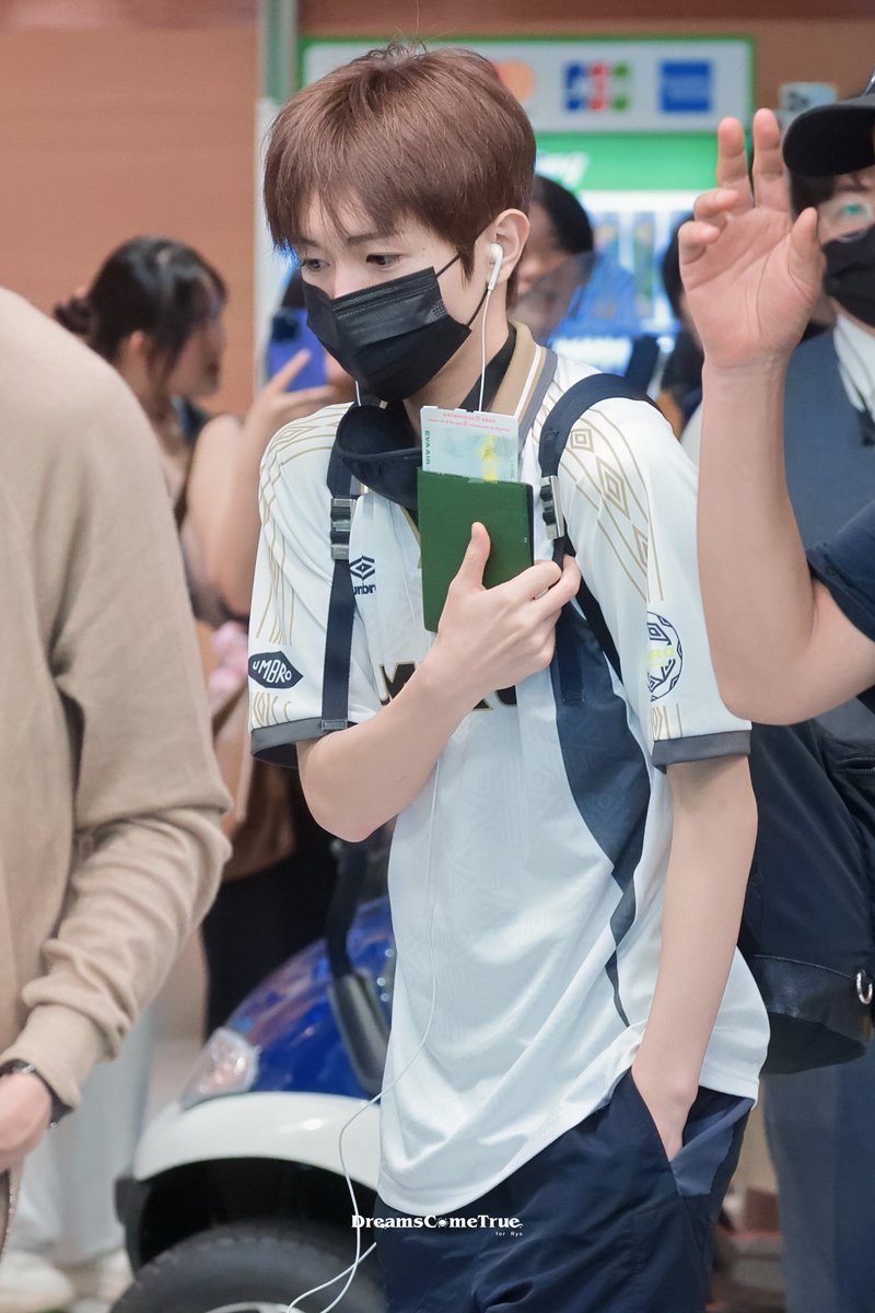 R0804dct's tweet photo. 260802 TPE

#료 #RYO #リョウ 　
#NCTWISH #엔시티위시 https://t.co/XK2PzuQMD1