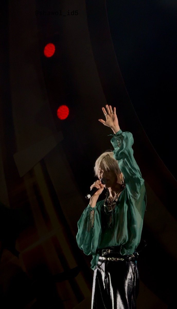 Shawol_ID5's tweet photo. Thank you, Taemin…

Although our time was (wayyyyy) too short, I thank you again for always being the light, the role model, and the ace for all of us.

Thank you for bringing me to Romania, and see you soon in Poland 😘🇹🇩🇵🇱

#TAEMIN #태민 #テミン #kpop #nibiru @KPOPDAYSNIBIRU https://t.co/pZXxH3WeCS
