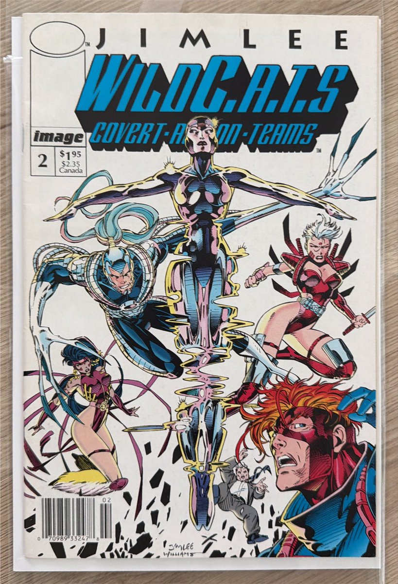 rholmes0520's tweet photo. Here’s the not seen often newstand edition of WildCATS #2! No foil cover and no trading cards on the inside… #WildCATS #WildStorm
#WildstormWeekend #comics https://t.co/xYKU5eIi2M