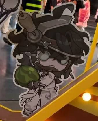 regn_ssnake's tweet photo. "Watermelon is a popular treat in wolf and wolfdog sanctuaries and rescues. For some reason, wolves are crazy about watermelons"
I had to redraw this when I saw chibi Emil xd Also, it's my birthday today!
#IDV #IdentiyV #identity_v #emil #herztier https://t.co/sGQxwy8IGR