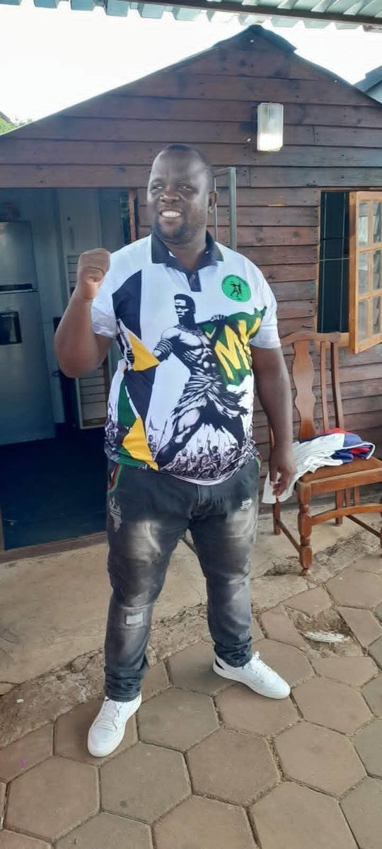 VictorGreatree's tweet photo. Somalians just opened a can of worms for killing this brother in KZN. Traveling over 6000 km to kill a Zulu man for protecting his territory. A horror movie has begun for Somalians in Durban. RIP Thusini.🙏🏿 https://t.co/jtjmrrib7J