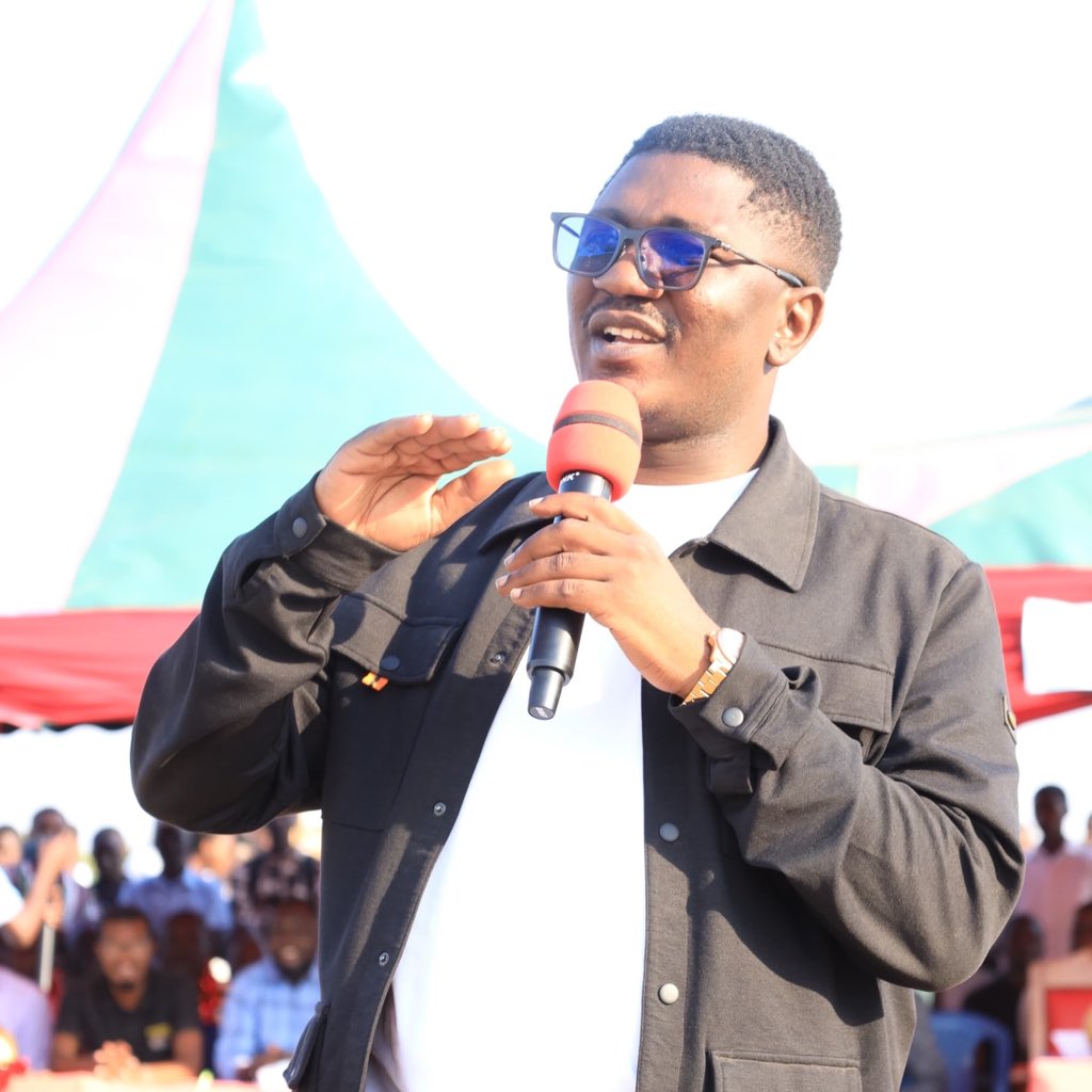 fikirini_jacobs's tweet photo. A great and fruitful day at Mitangani Secondary School  in Bamba as we joined the community, teachers, and students for a fundraiser in support of the education of 301 orphaned children.

“Whoever is kind to the poor lends to the Lord, and he will reward them for what they have done.” — Proverbs 19:17 (NIV)

Thank you to everyone who generously offered their support and contributed to this worthy cause. Your kindness and generosity are making a meaningful difference in the lives of these children. 

Together, we can continue to give hope, restore dignity, and build a brighter future for every child.