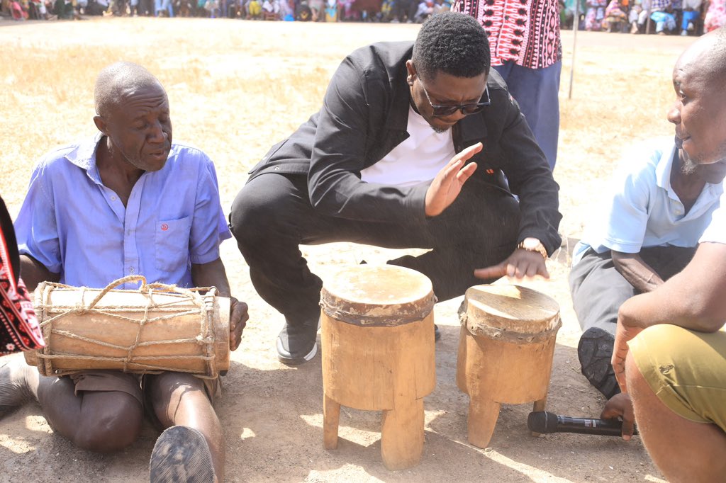 fikirini_jacobs's tweet photo. A great and fruitful day at Mitangani Secondary School  in Bamba as we joined the community, teachers, and students for a fundraiser in support of the education of 301 orphaned children.

“Whoever is kind to the poor lends to the Lord, and he will reward them for what they have done.” — Proverbs 19:17 (NIV)

Thank you to everyone who generously offered their support and contributed to this worthy cause. Your kindness and generosity are making a meaningful difference in the lives of these children. 

Together, we can continue to give hope, restore dignity, and build a brighter future for every child.