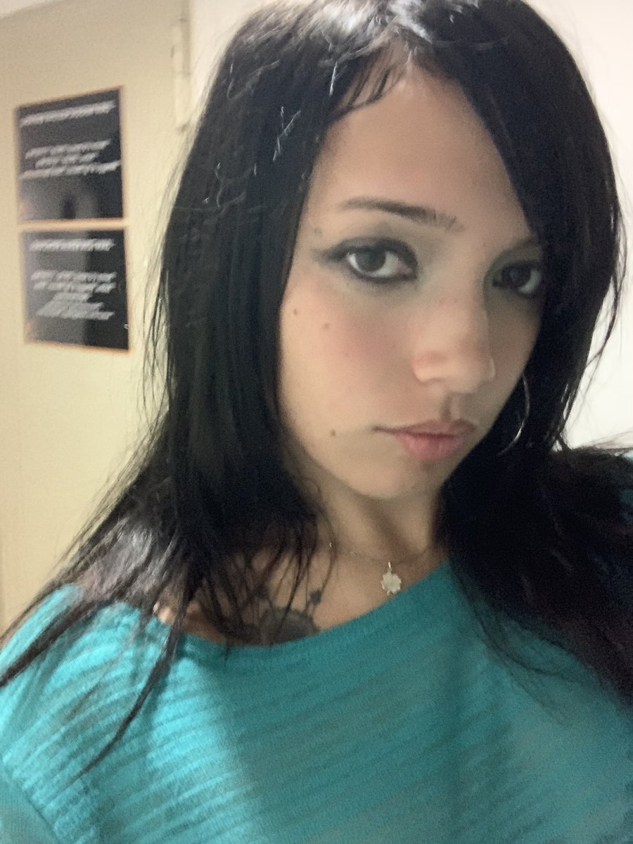 summermandanaa's tweet photo. Back rooms https://t.co/RQfTAnebOt