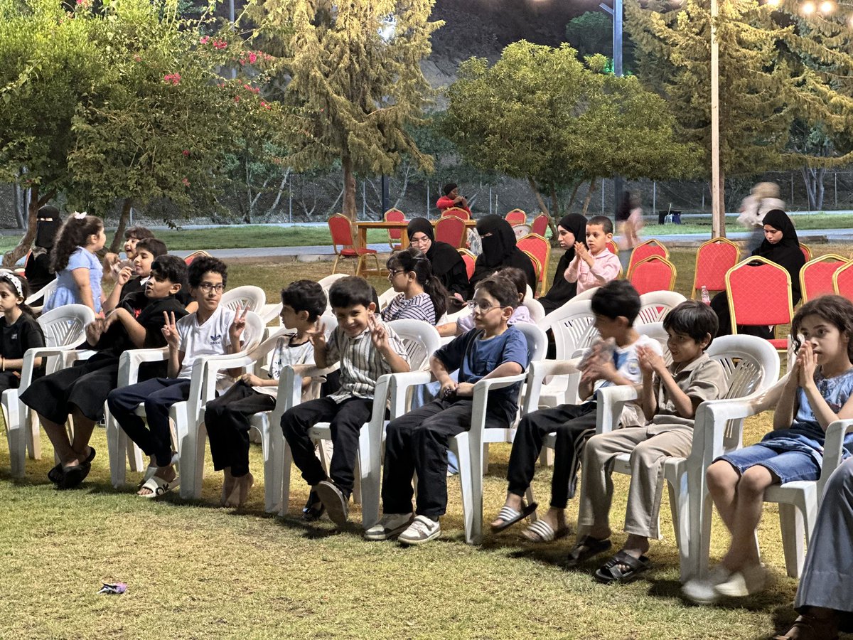 MaeshuqMunicipa's tweet photo. يواصل مسرح الطفل إضفاء أجواء الفرح والمرح ضمن فعاليات صيف الباحة، من خلال فقرات ترفيهية وتفاعلية تجذب الأطفال، وتمنحهم أوقاتًا مليئة بالابتسامات واللحظات السعيدة برفقة أسرهم.

#بلدية_معشوقة
#أمانة_منطقة_الباحة
#صيفنا_في_مرافقنا
#صيف_الباحة_2026 https://t.co/FlDiX4I65Z