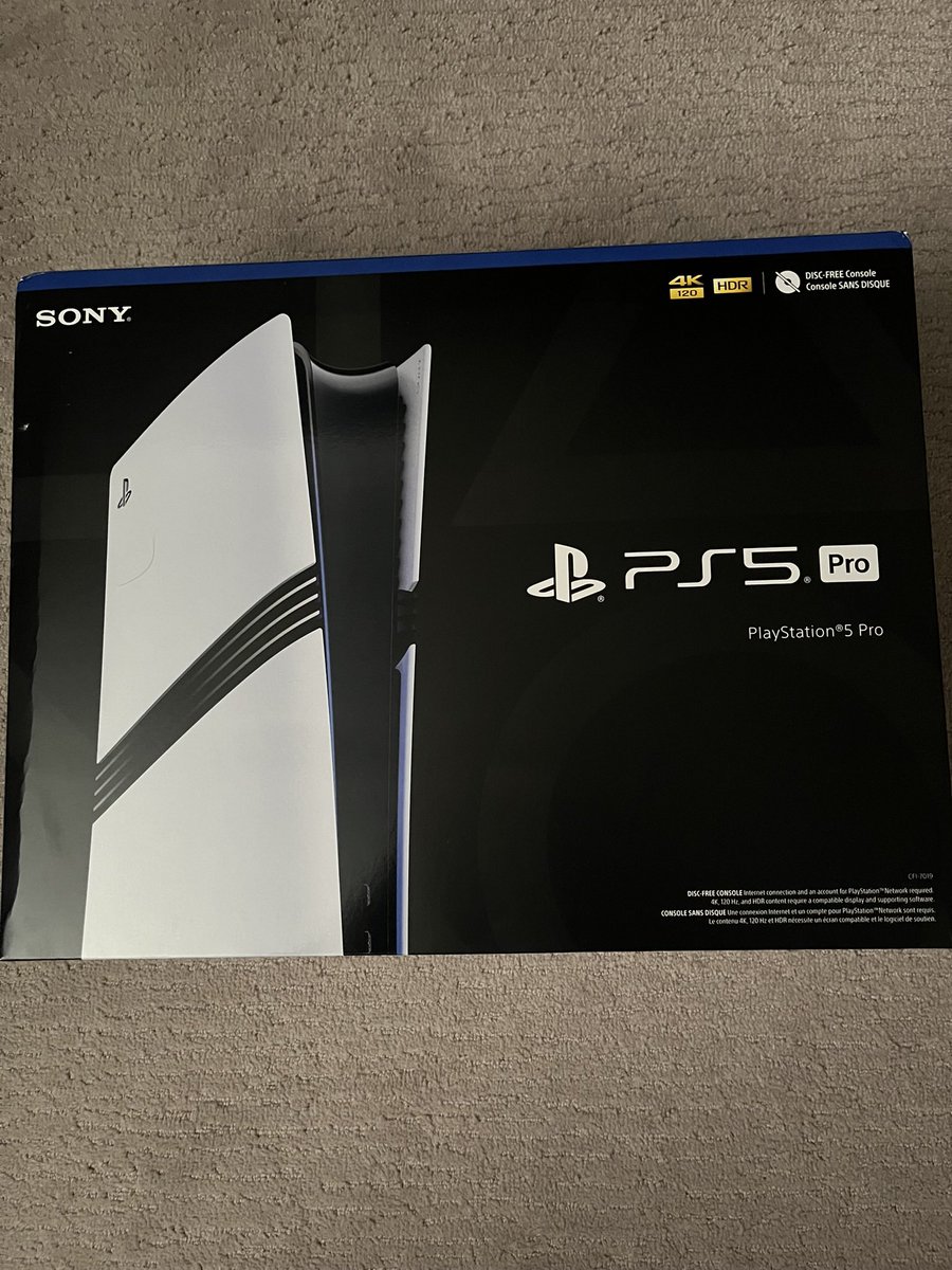 harrystark96's tweet photo. @XBOXMythHalo @replicant2097 I like my #PS5Pro but it’s very niche and most won’t spend that $$ on it. And it’s more expensive for me, because I live in 🇨🇦. https://t.co/yR7XvM2kU0