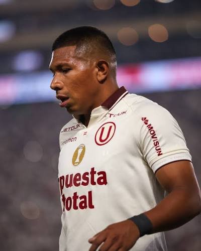 charlatacticape's tweet photo. Que Flores no esté en lista ante Cienciano y que no jugara un minuto frente a Cusco, sin que exista una lesión informada, demuestra que Orejas cada vez cuenta menos para Cúper. Sus problemas personales mermaron su rendimiento desde hace mucho. Con Cúper juegan los que mejor están https://t.co/65KRL8Pp5H