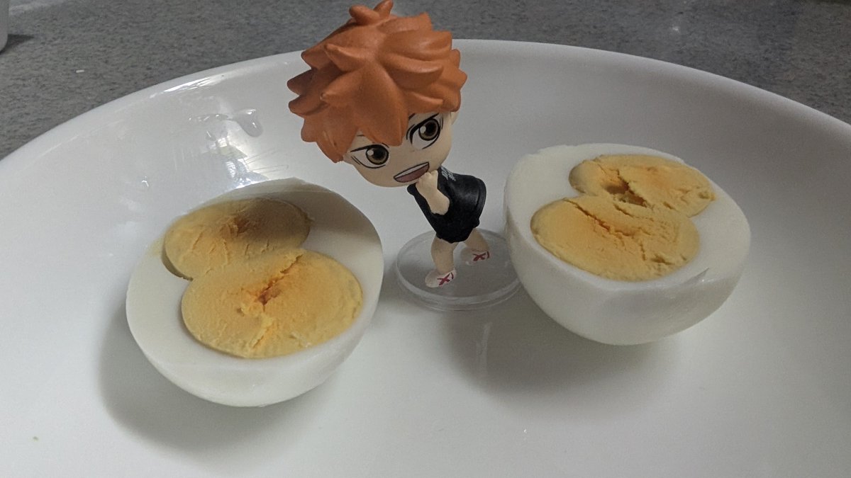 miryu_ki's tweet photo. 【最終回】9個目
知らずに食べた最初のゆで卵が多分双子だっただろうな説(1パック全部双子🥚)

双子卵にお付き合いいただき 
ありがとうございました(｡･ω･)ﾉﾞ https://t.co/UTKDSWB6IR