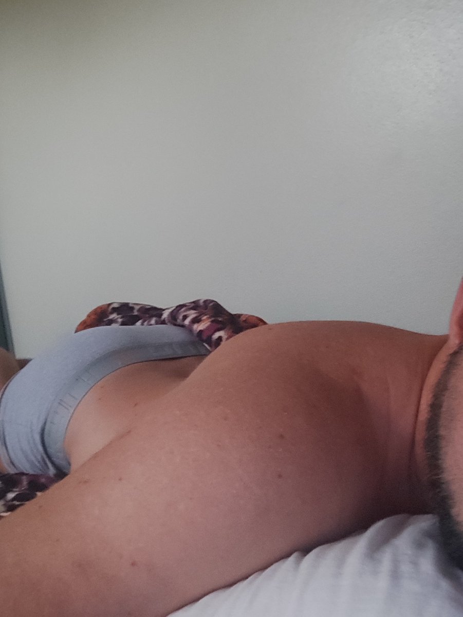 Ciprianijoeic's tweet photo. Alguém pra fazer uma massagem?🙃😏🤤 https://t.co/94esc0nMrP
