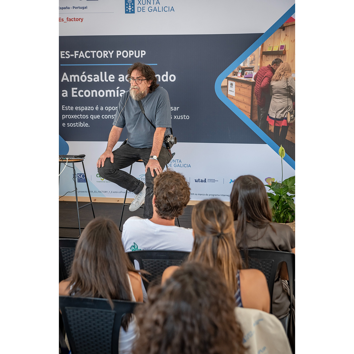 TonyVacas's tweet photo. Ponencia sobre Estética Fotográfica, un pequeño granito de arena para el proyecto ES-FACTORY POPUP -Amósalle ao mundo a Economía Social-
Fotografía de: Juancho Everman
#fotografia #fotografiasocial #fotodocumental #ddhh https://t.co/AV7rkSUXby