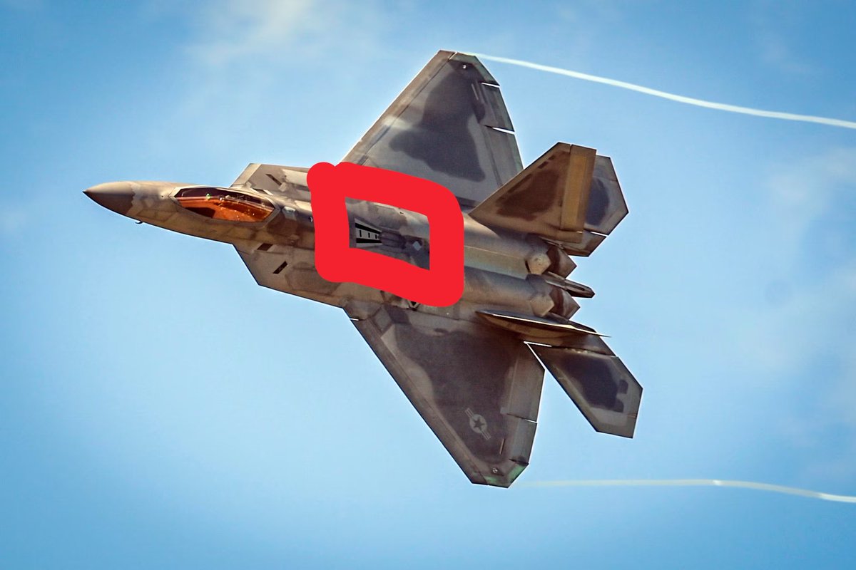 REALYYYYYYYYYY's tweet photo. In the radius of the red box is the week point of the F-22 

#Iran #F22 #ايران https://t.co/YEjzOtuYNx
