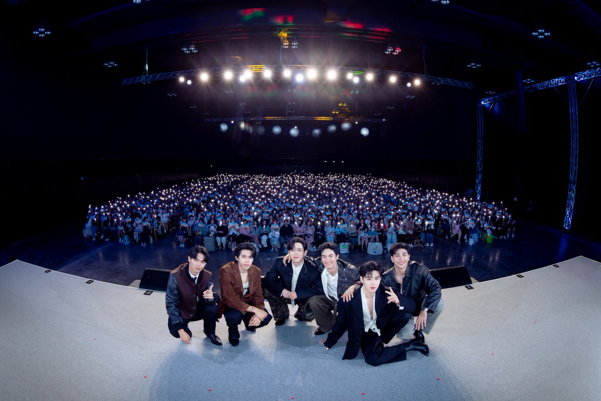 MPlay_2021's tweet photo. แลนดิ้งหวานฉ่ำ!! “เต-นิว” นำทีมนักแสดงส่งท้ายซีรีส์“หมาเห่าเครื่องบิน A Dog And A Plane” ฟินขั้นสุด!ในงาน “หมาเห่าเครื่องบิน Final EP. FAN MEETING”
📌https://t.co/95h7ujkrXm

#ADogAndAPlaneFinalEP #ADogAndAPlane #tawan_v #newwiee #mondtanutchai #ryuptb #TuiChayatorn #junotiranat https://t.co/BJkF7TMYPa
