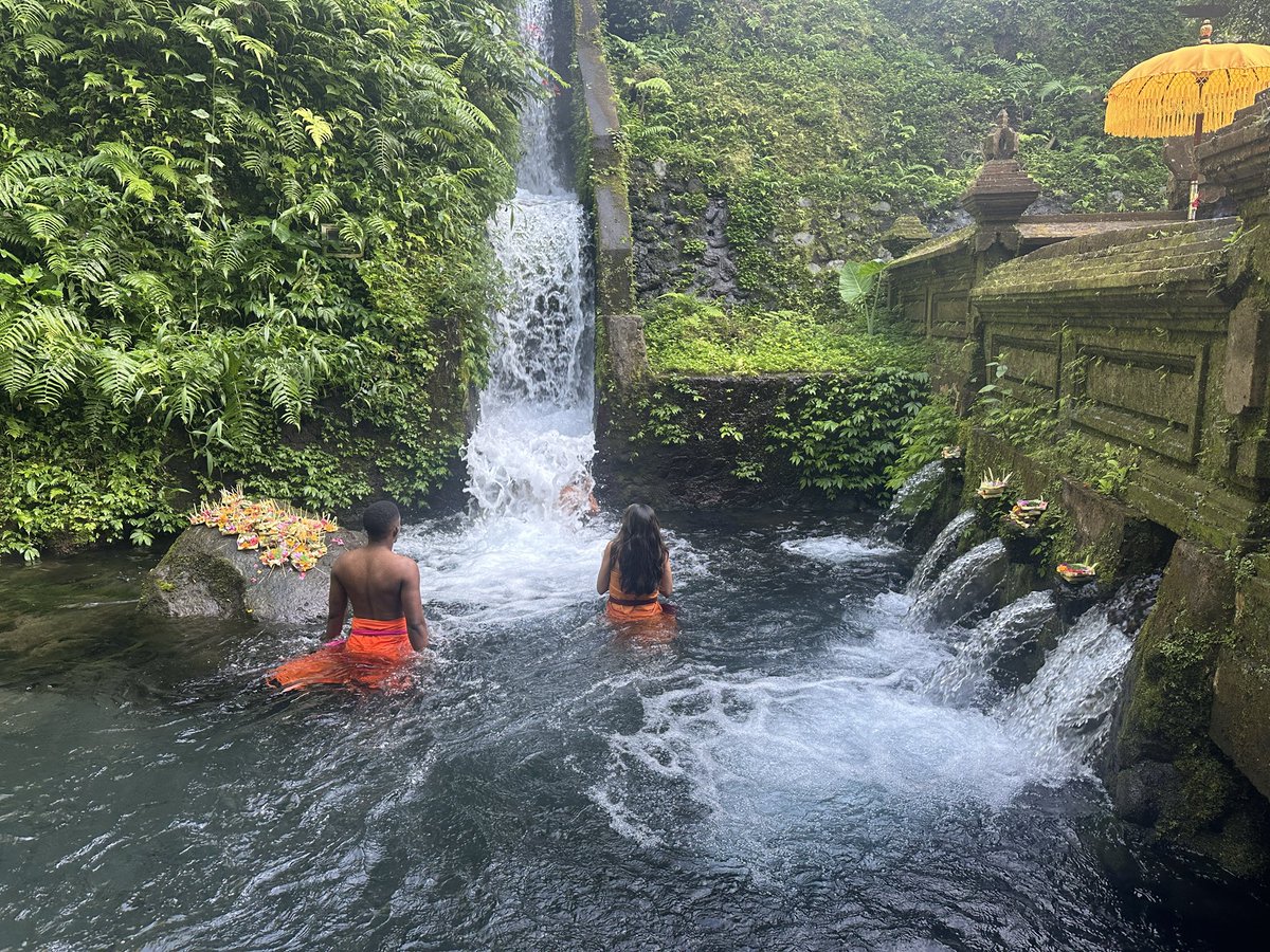 roquemoz25's tweet photo. Julho, tirei férias, levei minha mochila e passei 3 semanas a fazer coisas da minha cabeça na Indonésia (Bali). 

Btw, Moçambicanos obtém visto na chegada 🛬 . Não precisam pedir na embaixada. https://t.co/J0tG2UlrKh
