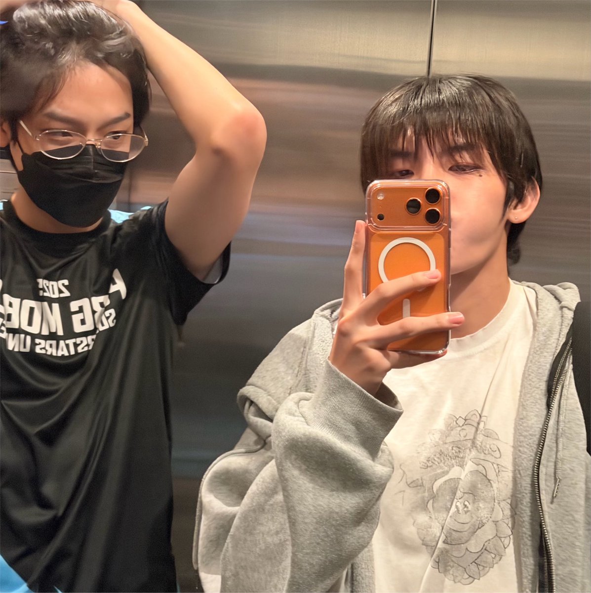 mintnk_'s tweet photo. สอนผมแท้ๆแต่ดันแพ้ผมเฉย เกมส์หน้าเจอกันลูกพี่ อย่าร้อง วันนี้แฮปปี้มากฮี่ๆ แต้งกิ้วลูกรักที่เล่นกับพ่อพ่อ https://t.co/z0gcGGCww0