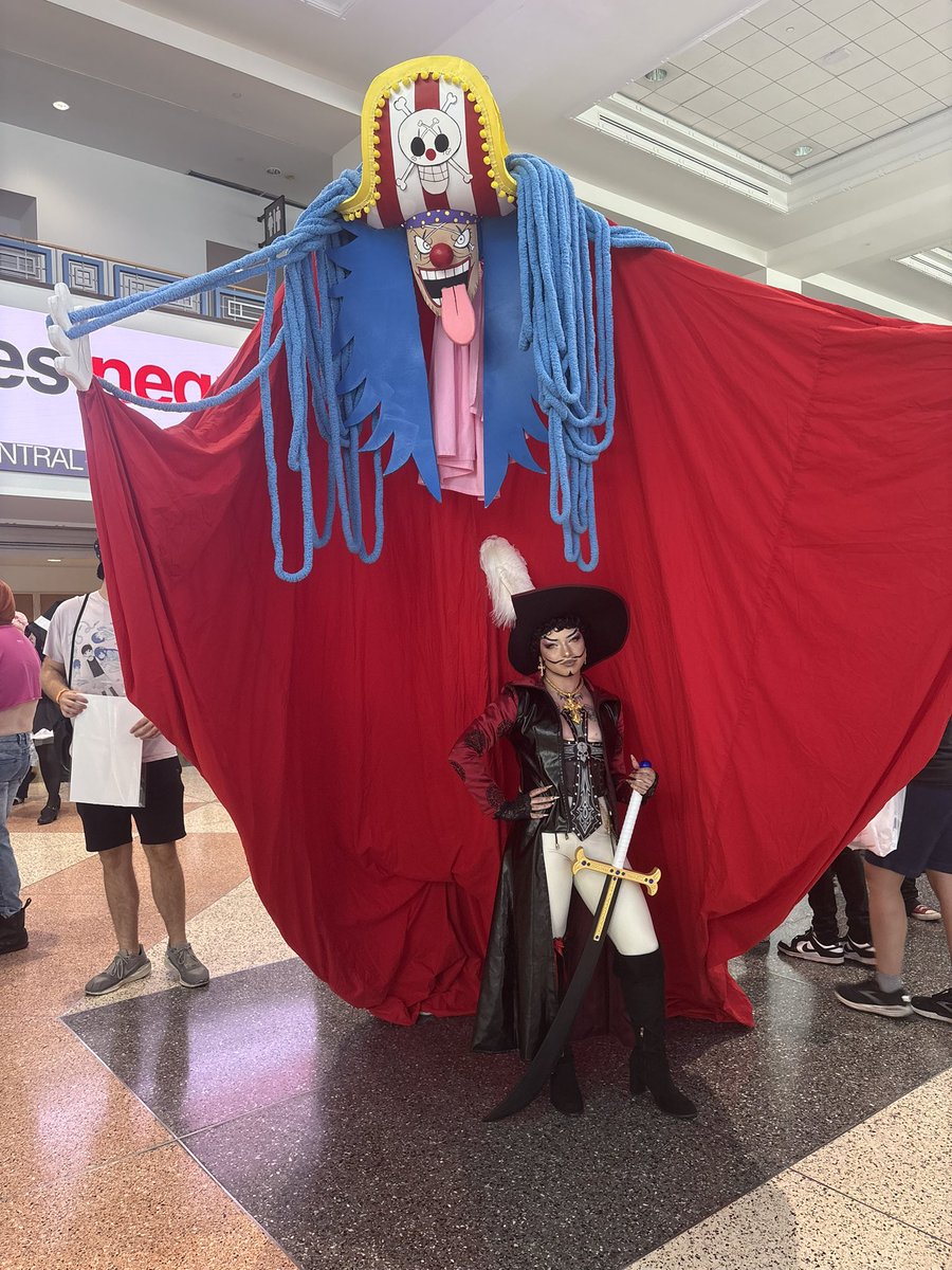 impelclowns's tweet photo. mihawk.. a clown behind you… https://t.co/g6fSI3tbit