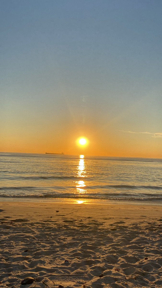 melaninDefinedd's tweet photo. A beautiful day🤍 https://t.co/7fJOf3N8NE